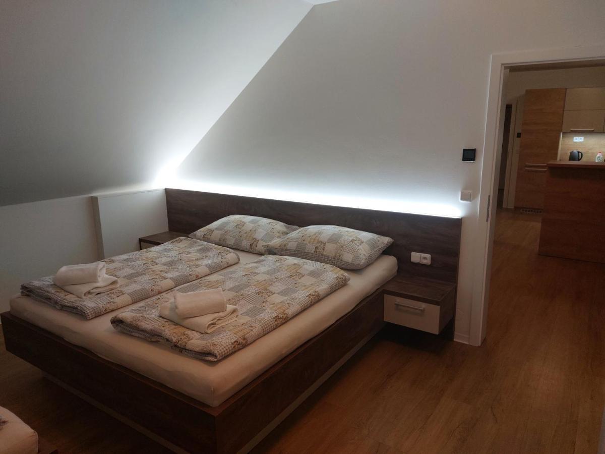 Appartamento Polansky Dvur Velké Karlovice Esterno foto