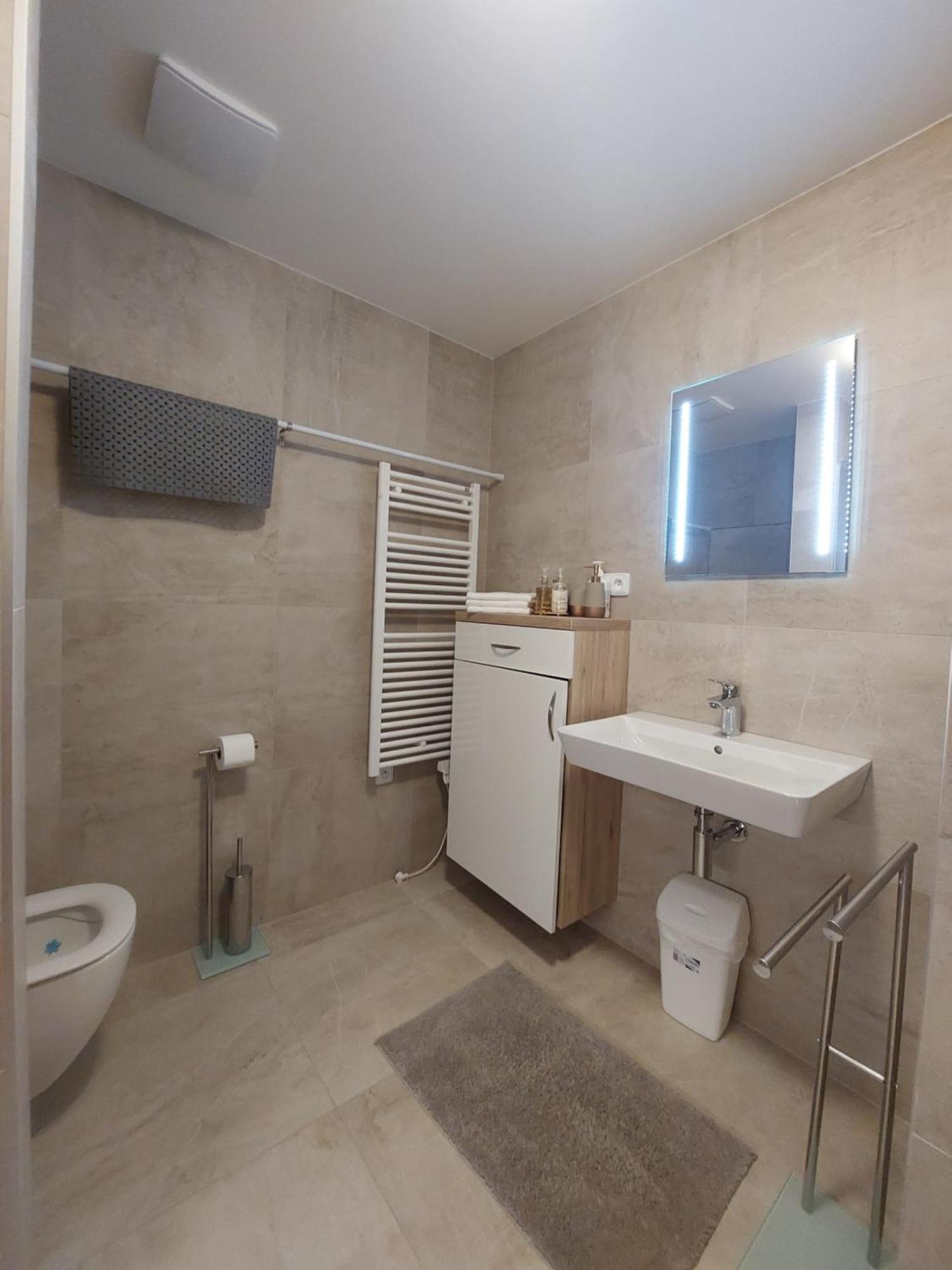 Appartamento Polansky Dvur Velké Karlovice Esterno foto